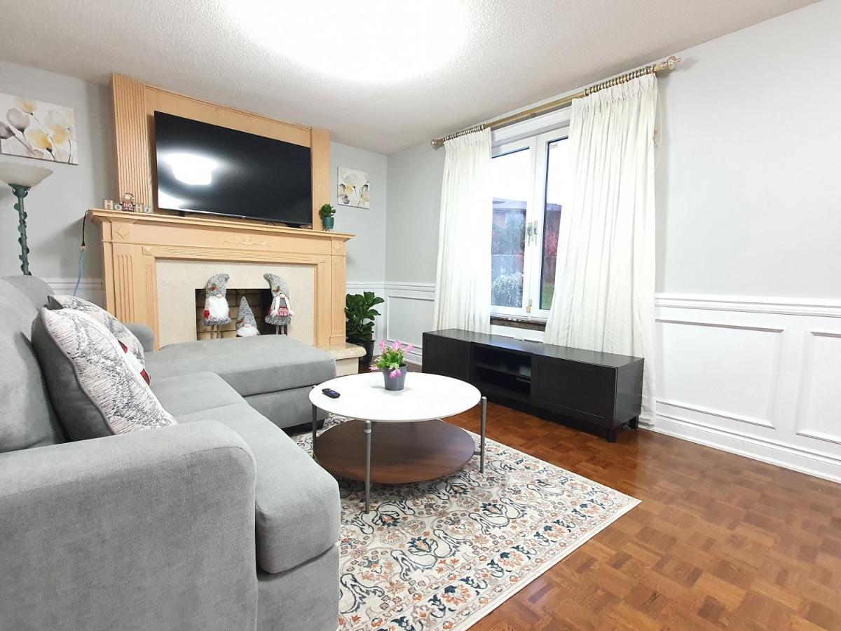 A Home Away Toronto Exterior foto